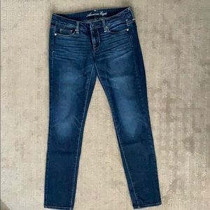 American eagle skinny jeans. Barely worn!